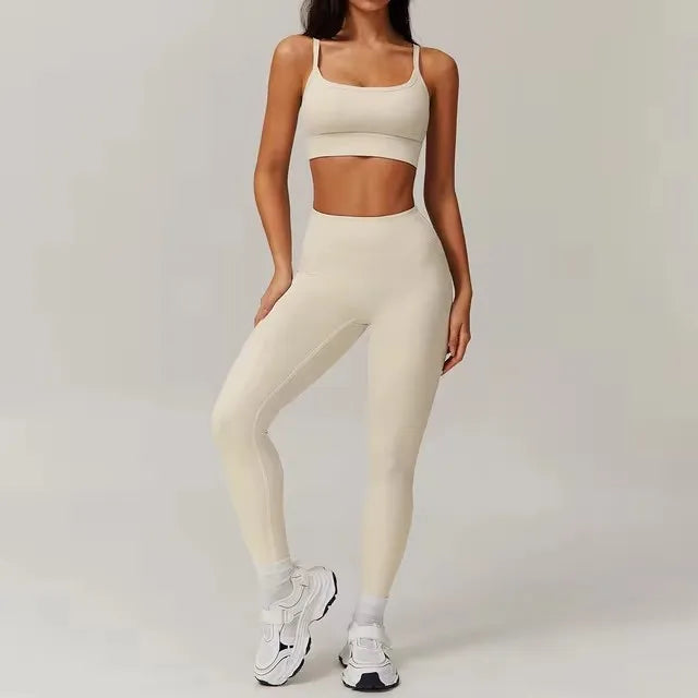Conjunto Deportivo Con Top De Tiritas Finas Y Calza Ref: 1052