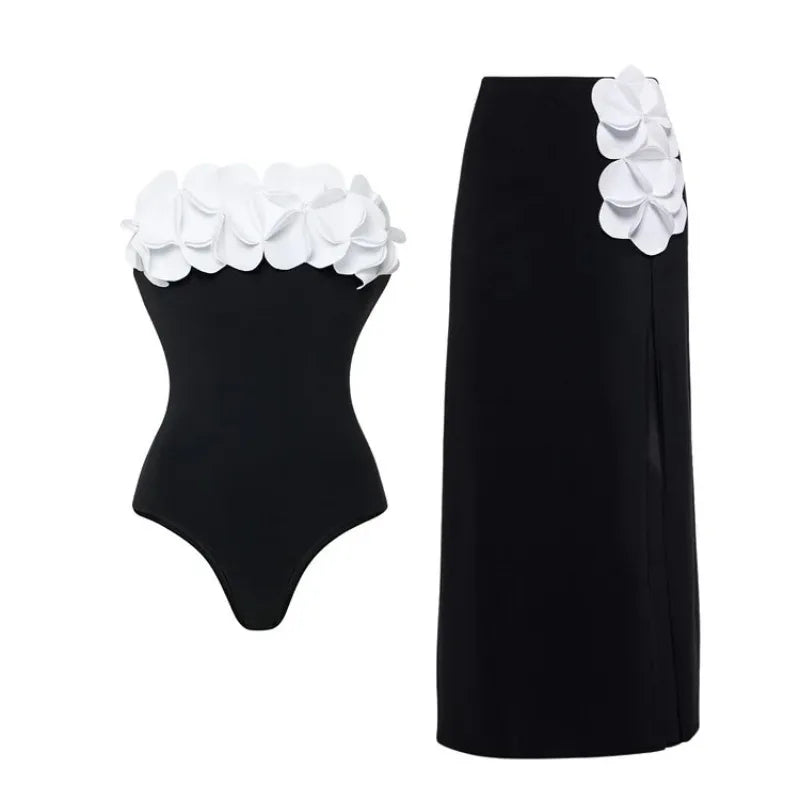 Conjunto de Traje de Baño Completo y Falda con Aplique Floral Ref: 0324
