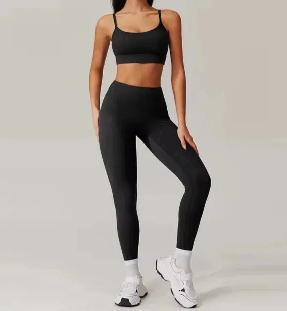 Conjunto Deportivo Con Top De Tiritas Finas Y Calza Ref: 1052