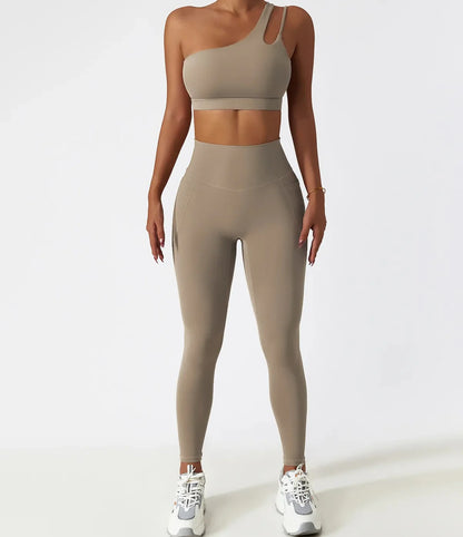 Conjunto Deportivo Con Top Un Solo Hombro de Tirantes Dobles Y Calza Ref: 1065