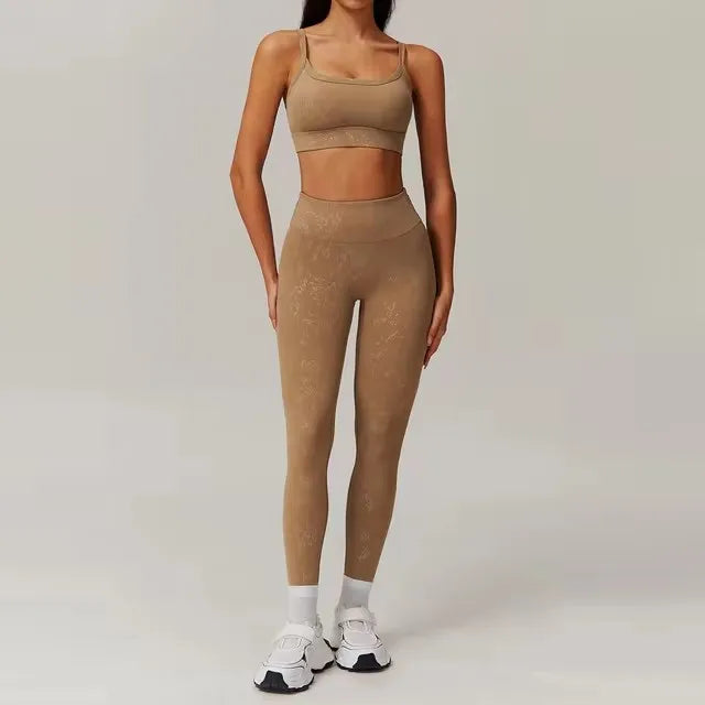 Conjunto Deportivo Con Top De Tiritas Finas Y Calza Ref: 1052
